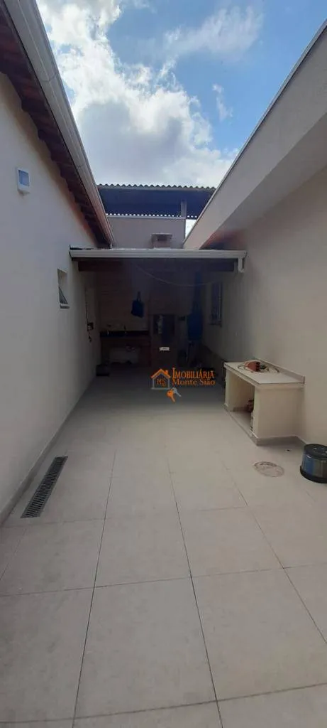 Imagem Casa com 3 dormitórios à venda, 250 m² por R$ 827.000,00 - Vila Maranduba - Guarulhos/SP