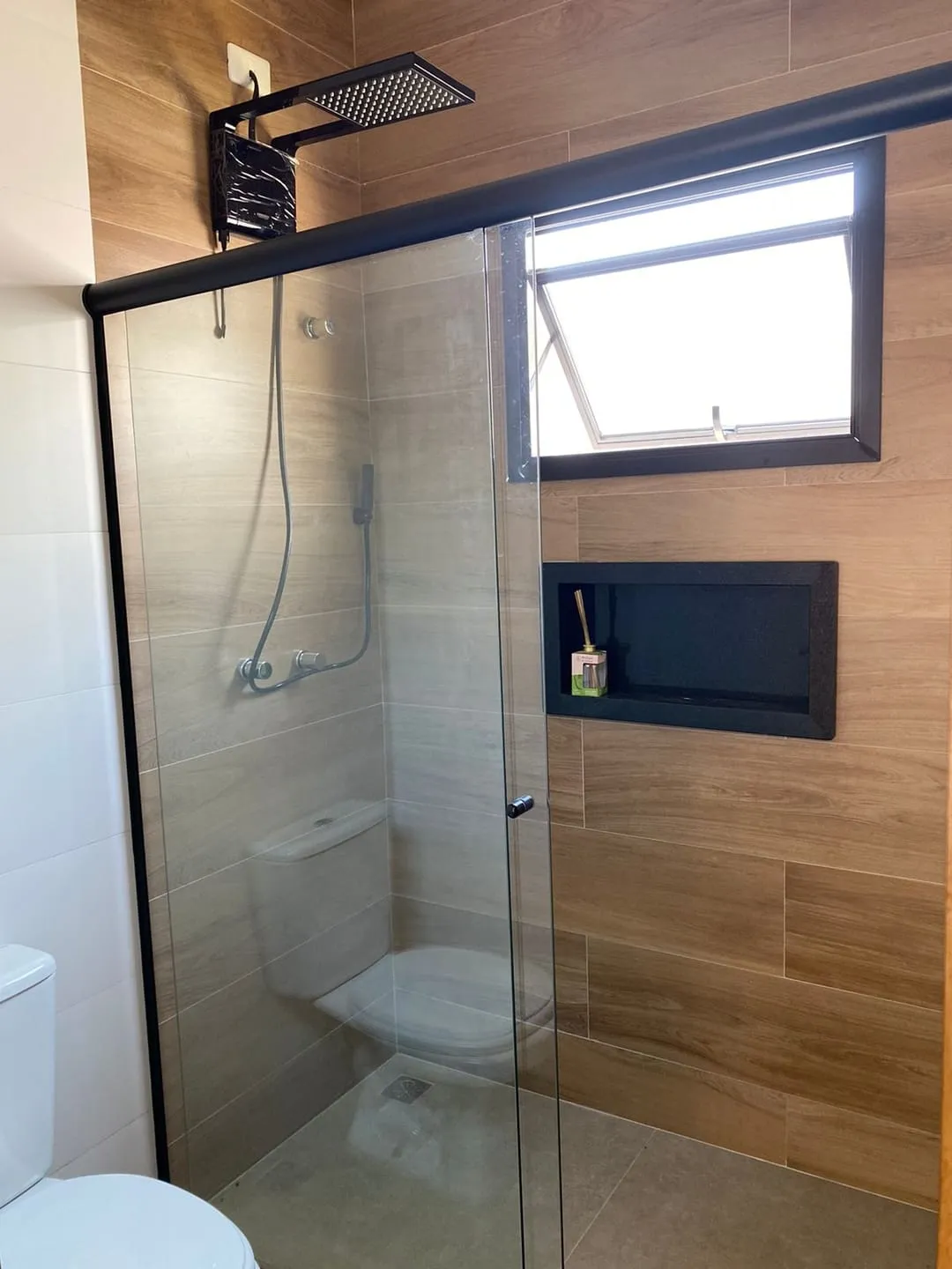 Imagem Casa à venda 3 Quartos, 1 Suite, 2 Vagas, Residencial Vila Romana, Pindamonhangaba - SP