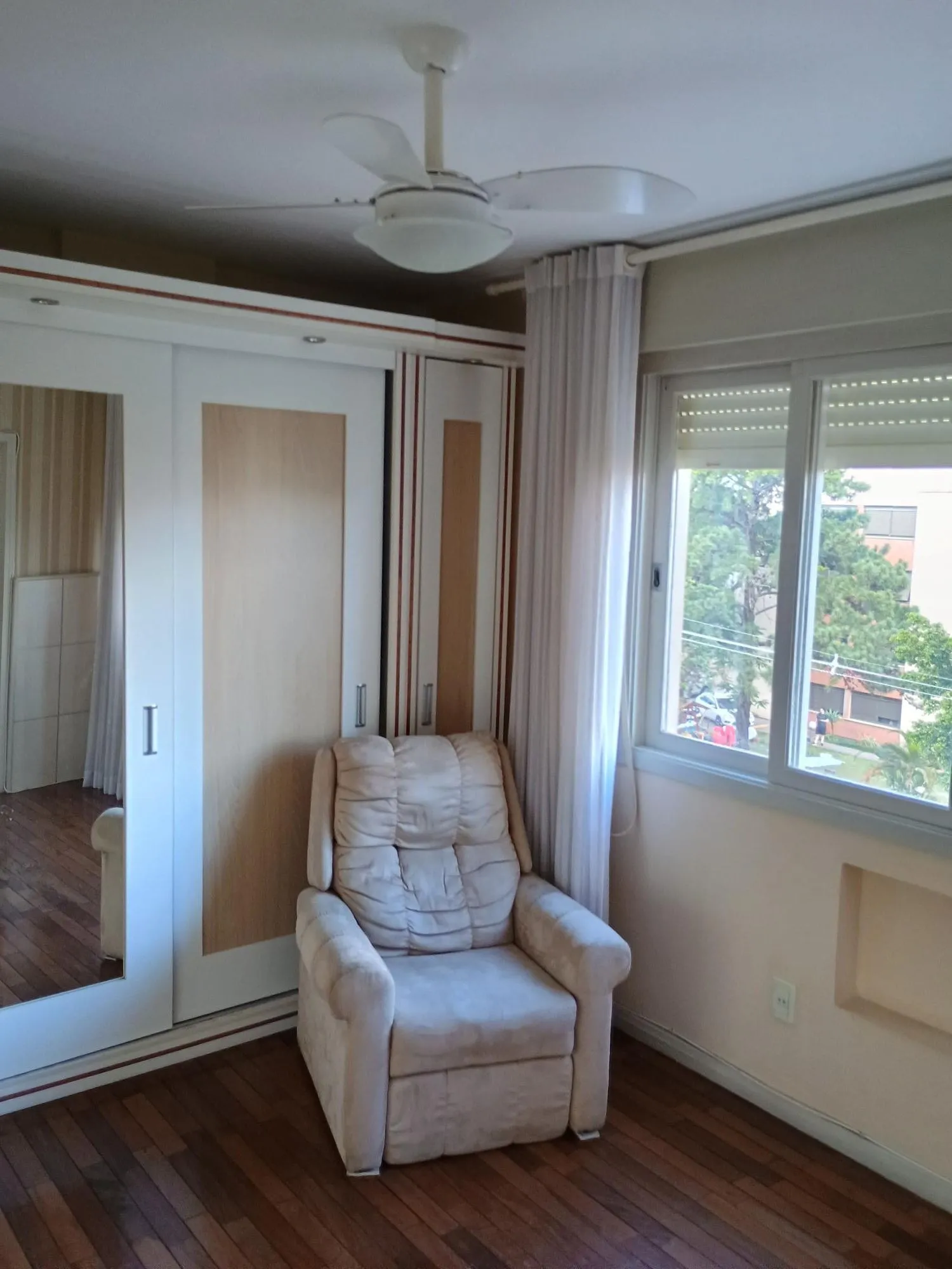 Imagem Apartamento com 03 quartos e 01 vaga à Venda no Bairro Rio Branco, Porto Alegre