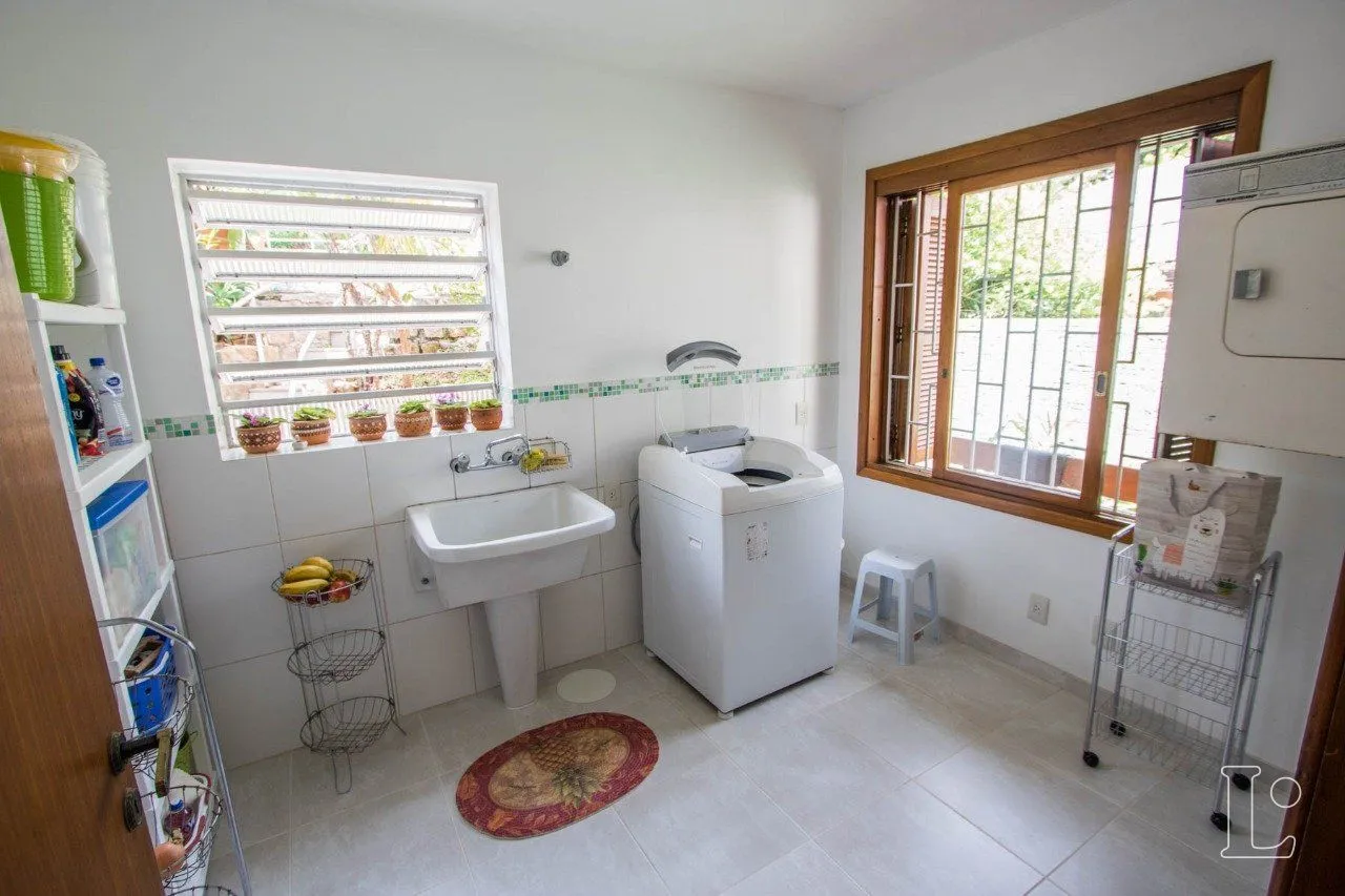 Imagem Casa para Venda - 416.89m², 4 dormitórios, sendo 1 suites, 5 vagas - Tristeza