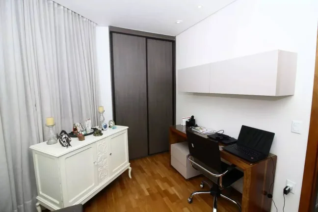 Imagem Área Privativa Reformada à Venda no Santo Antônio | 4 Quartos, Suíte.