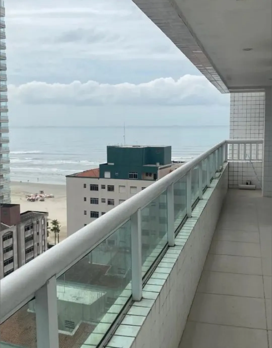 Imagem Espaçoso Apartamento na Praia Grande - AVIAÇÃO - NOVO