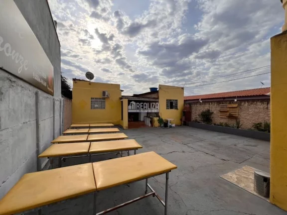 Imagem Casa padrão à venda na Vila Nossa Senhora Aparecida, Uberaba