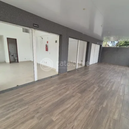 Imagem Alugo 9 salas comerciaide 24 e 18 m2 com banheiro e espaço pra cozinha