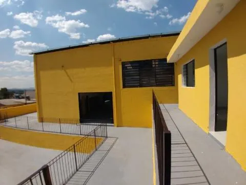 Imagem VENDA DE GALPÃO INDUSTRIAL/COMERCIAL NA VILA FERLÓPOLIS, EM ITAQUAQUECETUBA/SP, A/T 750m², A/C 400m², mezanino, casa de apoio e pátio. CONSULTE-NOS.