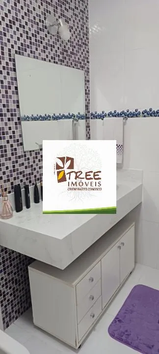 Imagem VENDA DE CASA TÉRREA NO CONDOMÍNIO MONTEREY VILLE, EM MOGI DAS CRUZES, 700m² com 4 quartos, 2 suítes, piscina, churrasqueira e 4 vagas. CONSULTE-NOS.