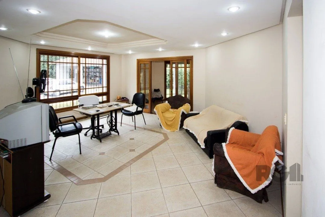 Imagem Sobrado com 6 suites, lareira, lavabo, pátio - Bairro Belém Velho