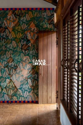 Imagem Casa de Luxo em Condomínio Fechado na Praia do Espelho, Porto Seguro-BA - 3 Quartos, 3 Suítes, Piscina e Varanda Ampla!