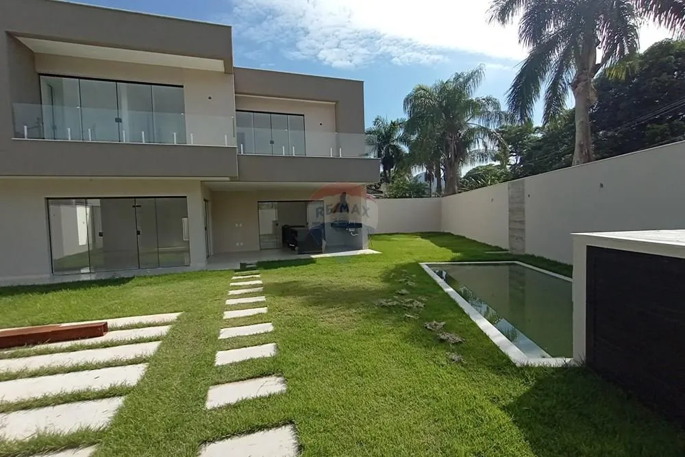 Imagem Casa com 3 quartos para venda em Guaratiba