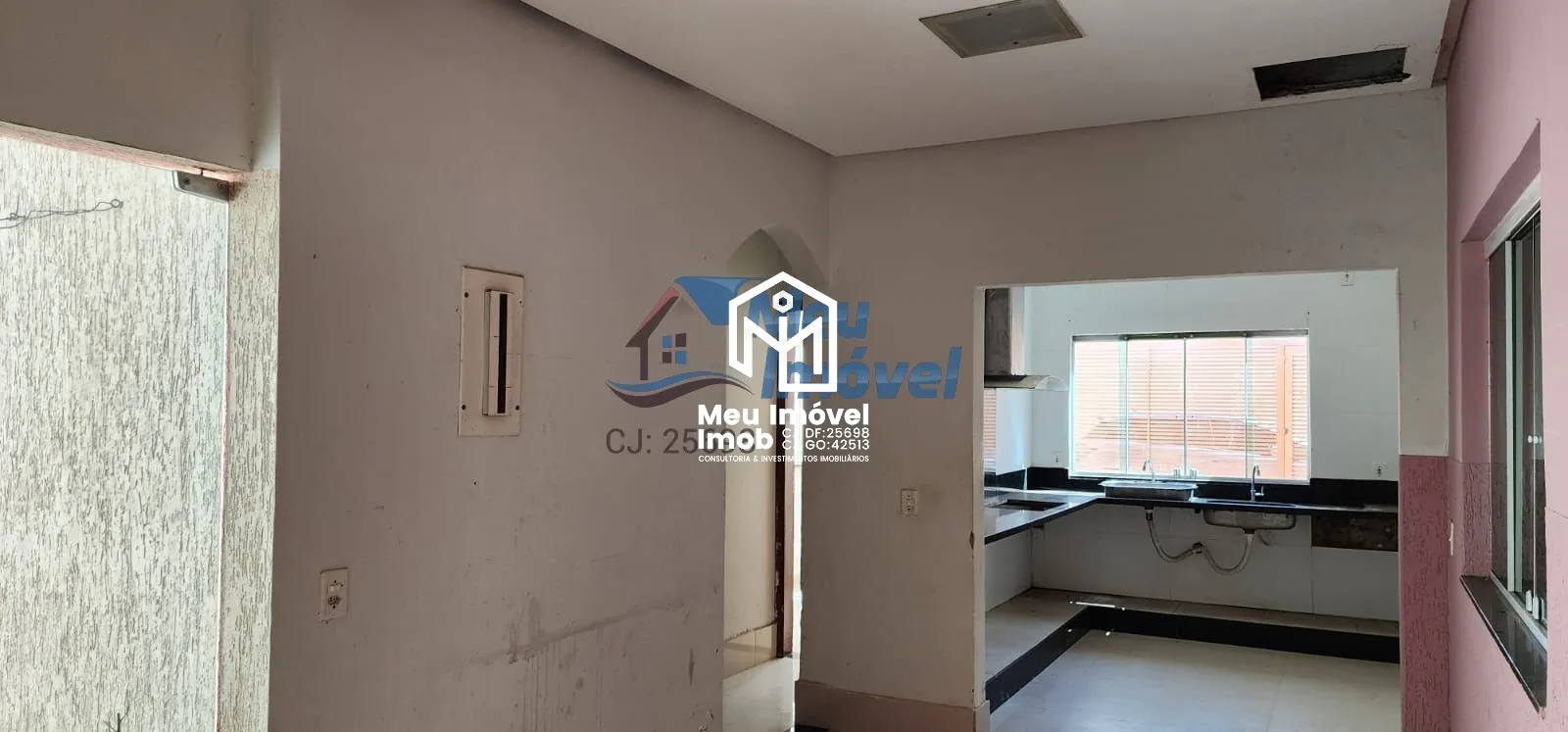 Imagem Casa 4 Quartos 1 Suíte 4 Vagas 300m² Depósito Piscina