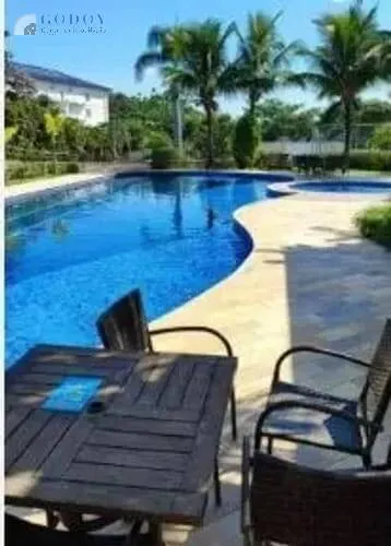 Imagem Terreno de Esquina - 548 m² com Vista Permanente para Bosque e Lago