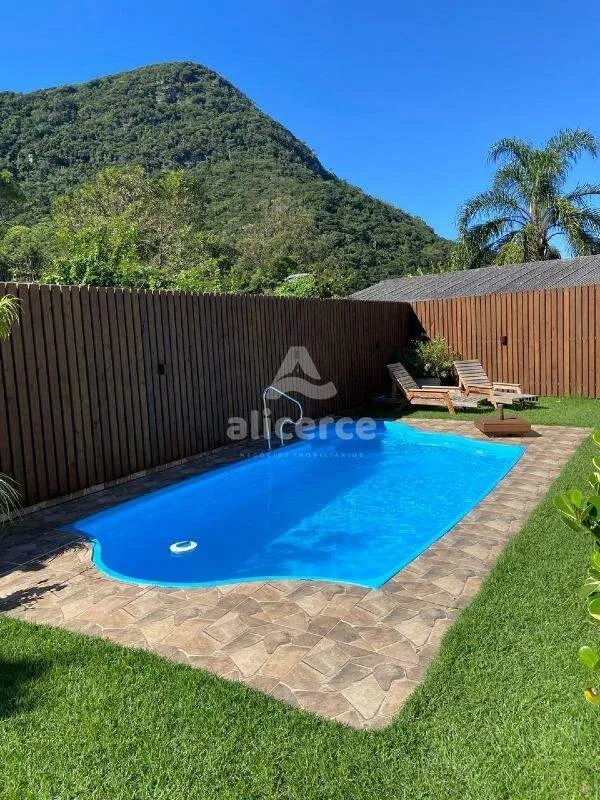 Sobrado Residencial à venda em Florianópolis (Pântano do Sul) | Aceita financiamento