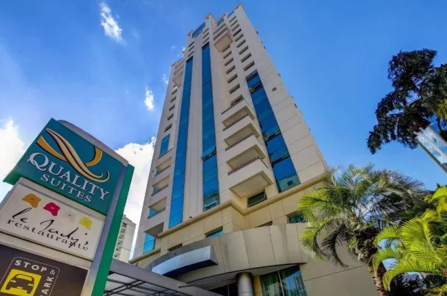 Imagem Flat disponível para venda no Quality Suites Oscar Freire em Pinheiros, com 30m², 1 dormitório e 1 vaga