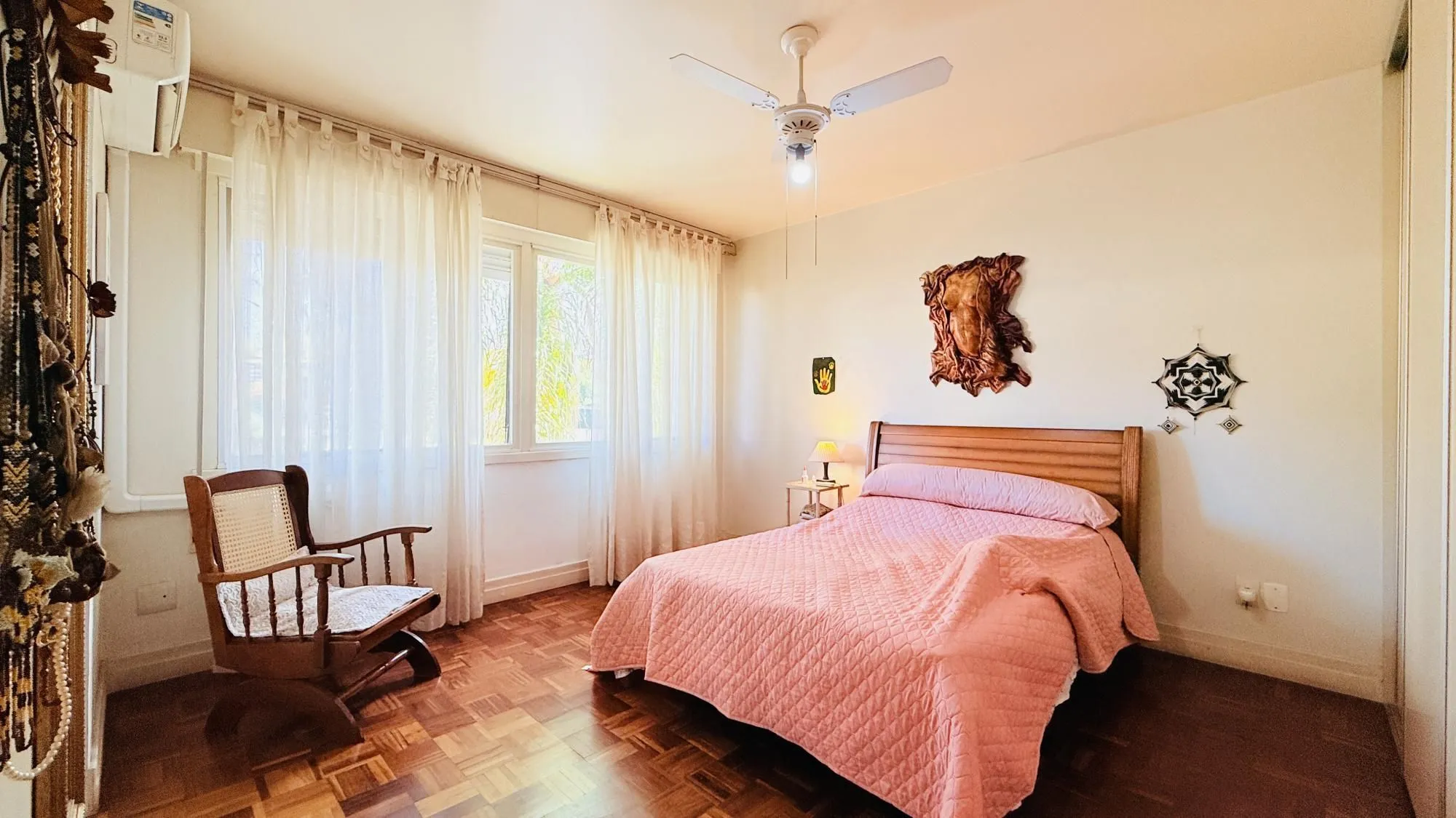 Imagem Apartamento com 3 quartos, 1 suíte, à venda na Avenida Doutor Nilo Peçanha, 1121, Três Figueiras, Porto Alegre