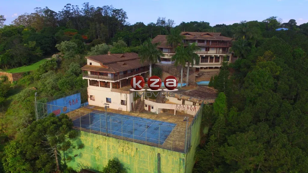 Imagem Espetacular Mansão à Venda em Vinhedo-SP: 14 Quartos, 10 Suítes, 9 Salas, 12 Banheiros, 20 Vagas de Garagem, 2.100m² de Área.