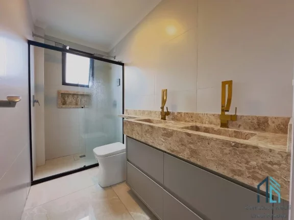 Imagem Sobrado triplex, 03 quartos c/suíte, terraço com área gourmet e banheiro no Xaxim em Curitiba PR