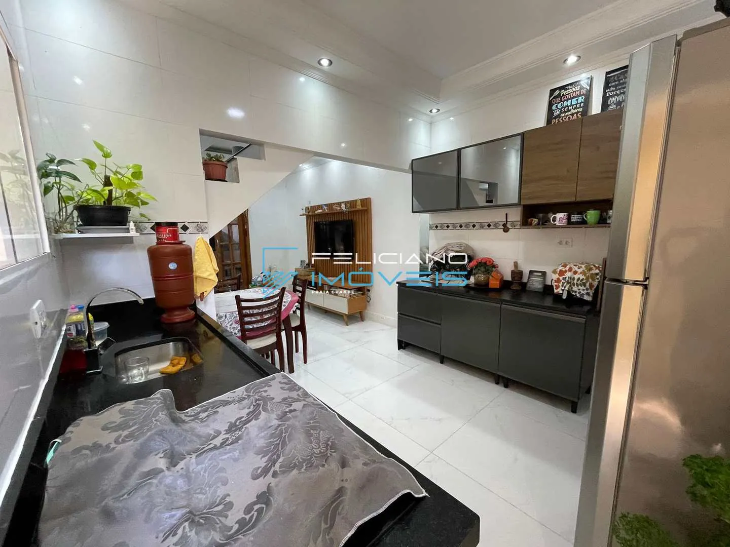 Imagem Sobrado com 3 quartos, Balneário Maracanã, Praia Grande - R$ 600 mil, Cod: 7047