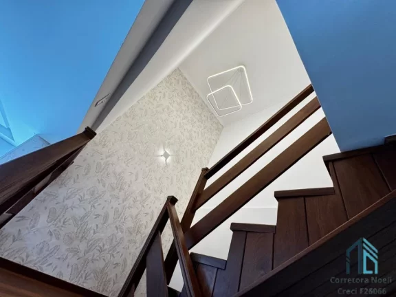 Imagem Sobrado decorado, mobiliado, 04 quartos c/suíte, closet, área gourmet em São José dos Pinhais PR