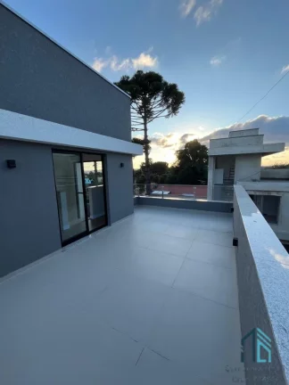 Foto do imóvel Sobrado com Ático e terraço, 03 quartos c/suíte em Condomínio no Uberaba em Curitiba PR