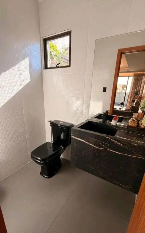 Imagem Mansão mobiliada com 5 suítes no Condomínio Alamoana. Sofisticação, automação, segurança 24h e lazer completo em Cabedelo.