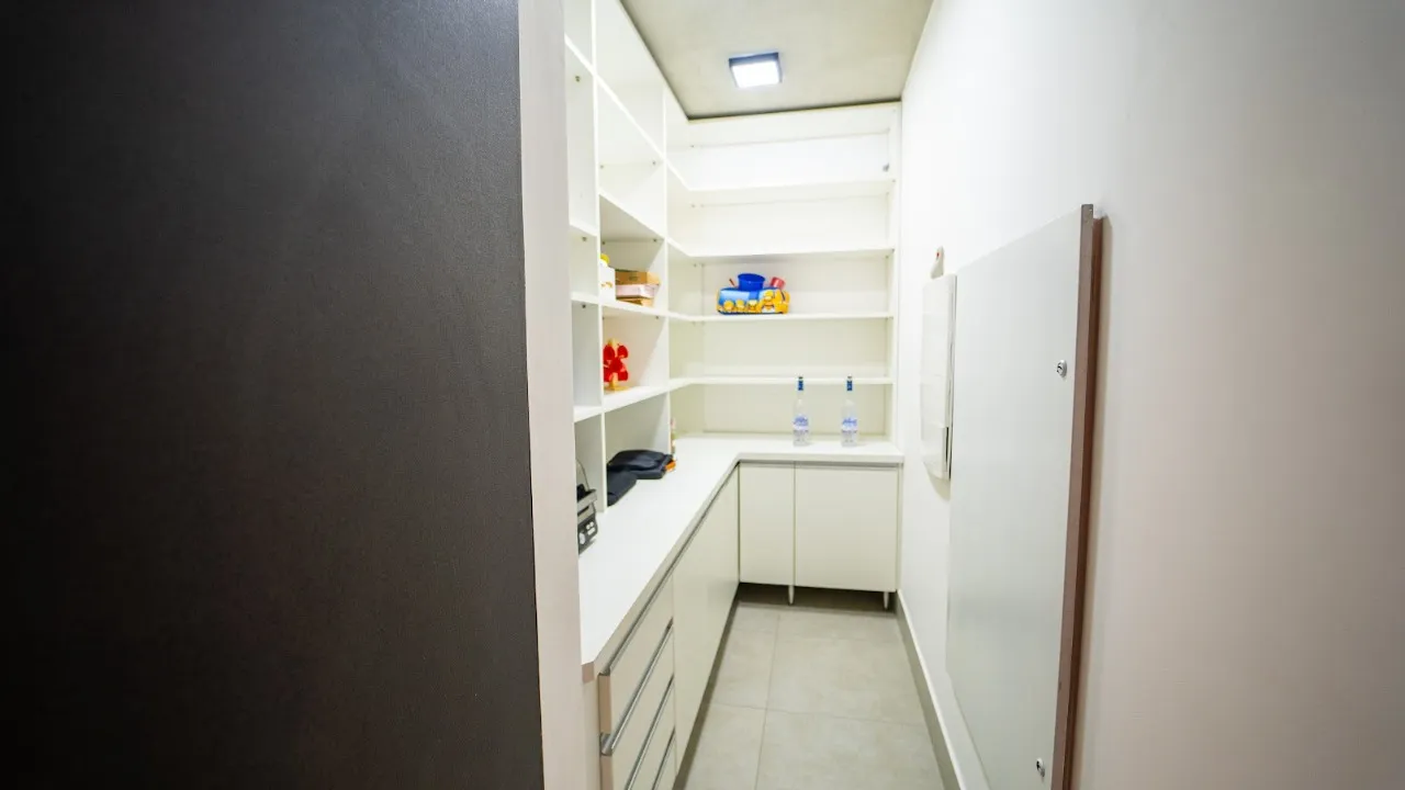 Imagem Magnífica casa à venda em Alphaville Nova Esplanada, Votorantim-SP: 3 quartos, 3 suítes, 2 salas, 4 banheiros, 4 vagas - 414,93 m².