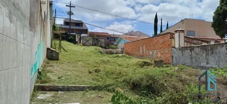 Imagem Terreno 605 m² pode construir Habitação Coletiva com 4 pav. 5 sobrados/casas no Xaxim em Curitiba PR