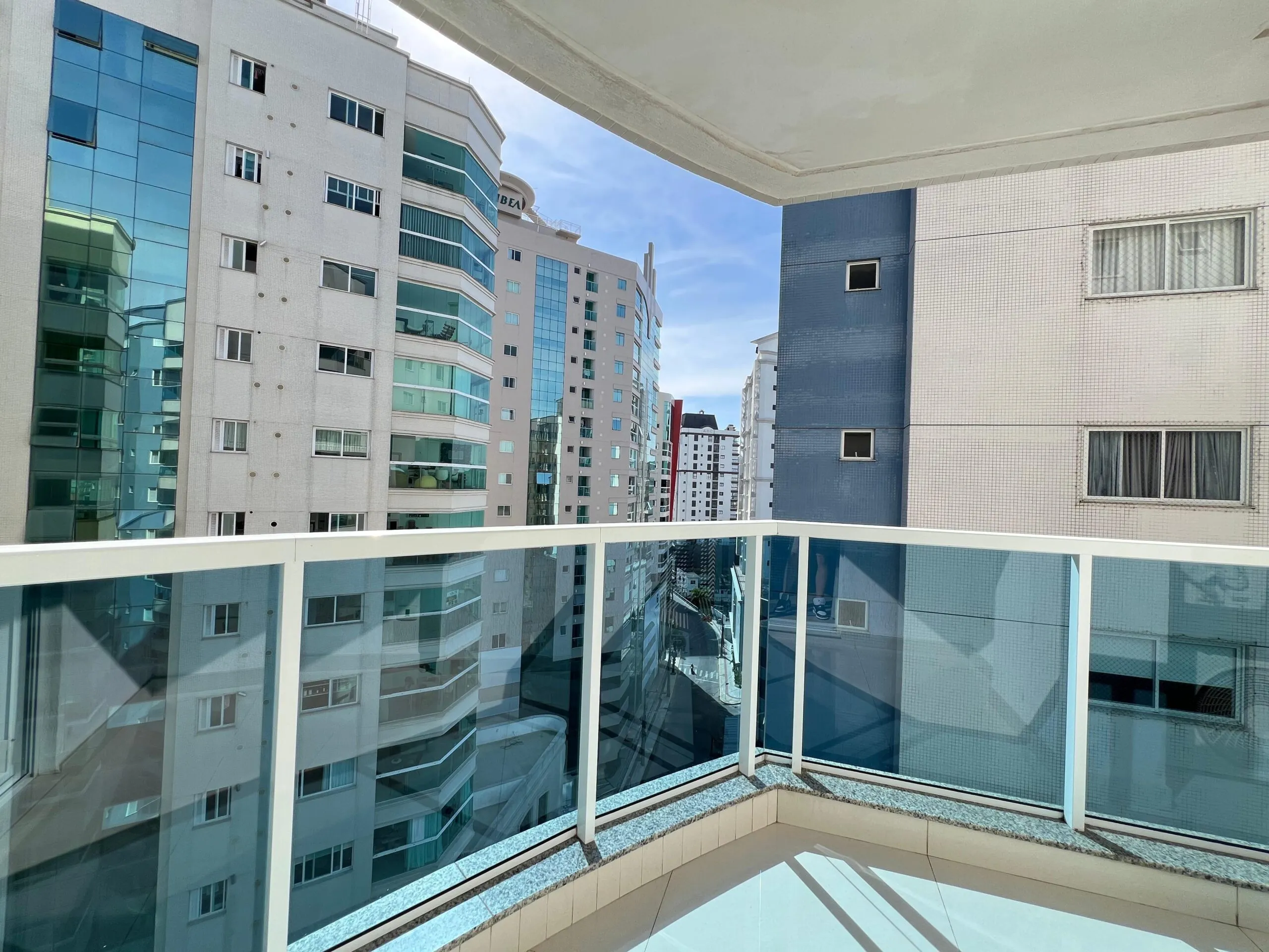 Imagem Apartamento com vista para o mar à venda com 197m2 por R$ 5.590.000,00