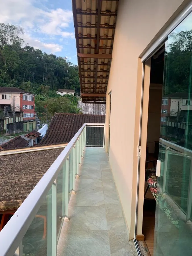 Imagem Casa para Venda em Petrópolis / RJ no bairro Valparaíso