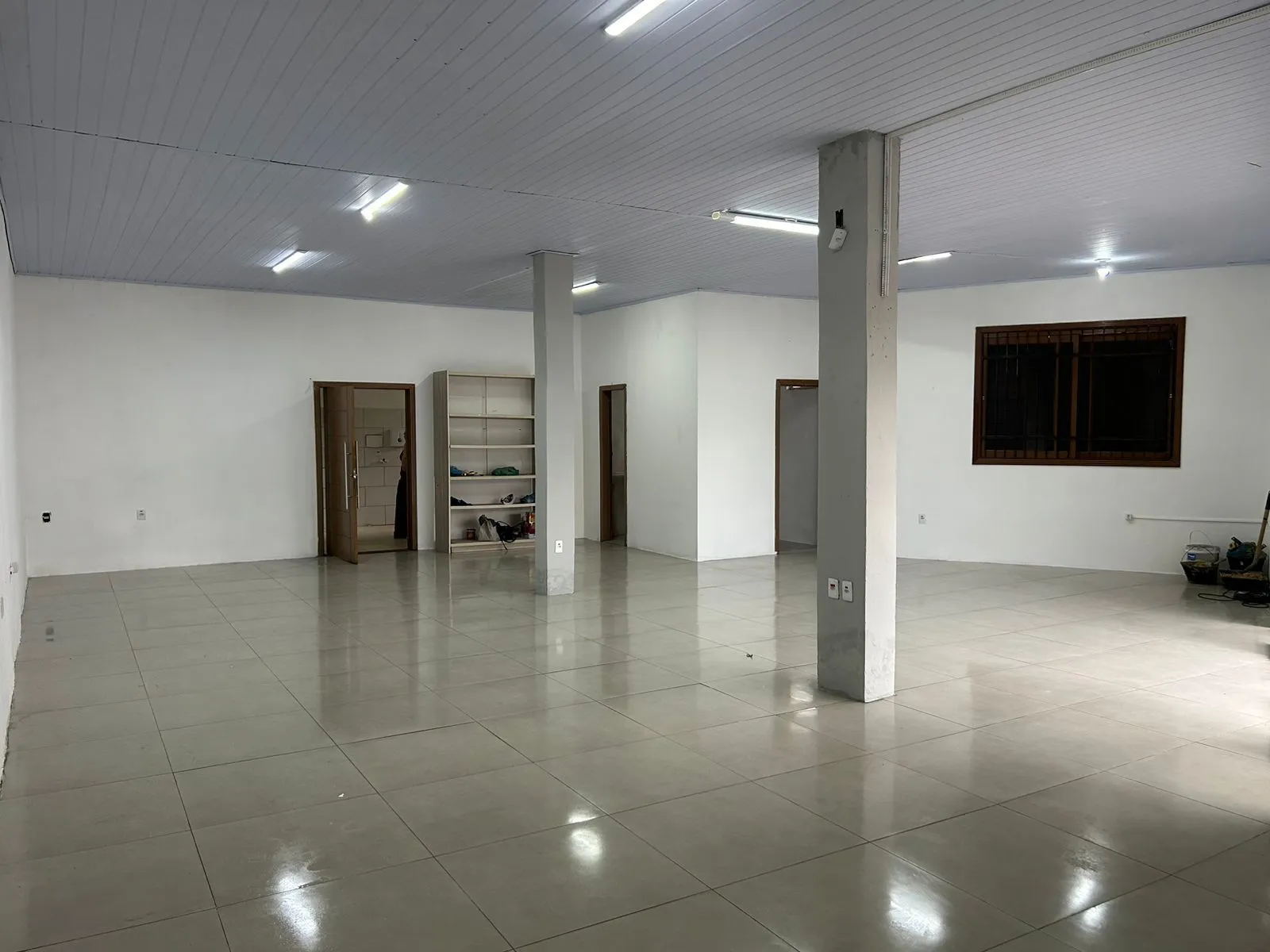 Imagem Loja com 232 m2 no bairro olaria em Canoas RS