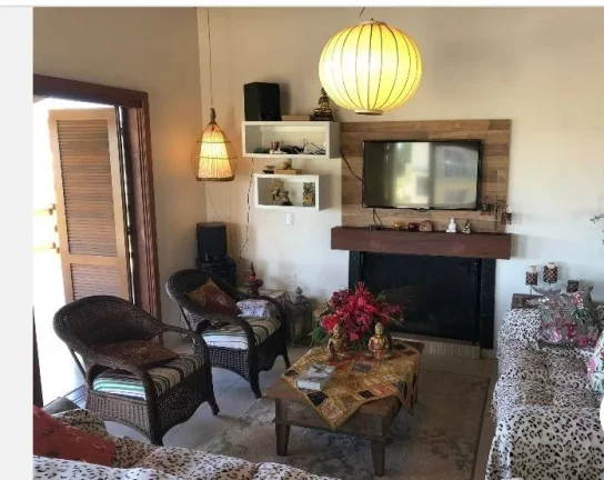 Imagem Casa de alto padrão em Garopaba-SC: conforto, privacidade e localização privilegiada!