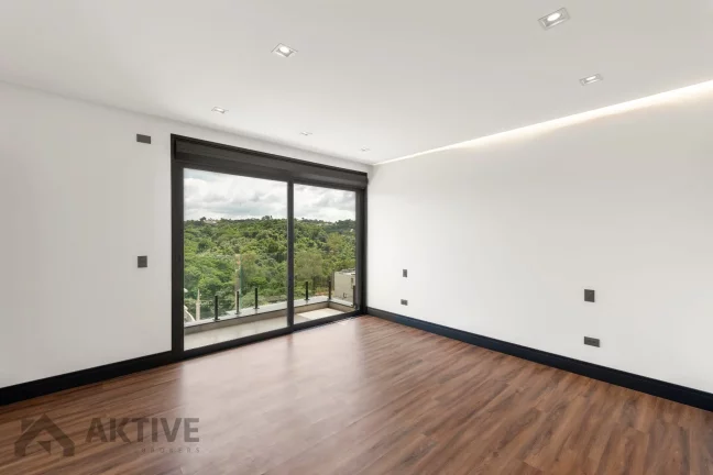 Imagem Casa de Condomínio em São Paulo II - Cotia
