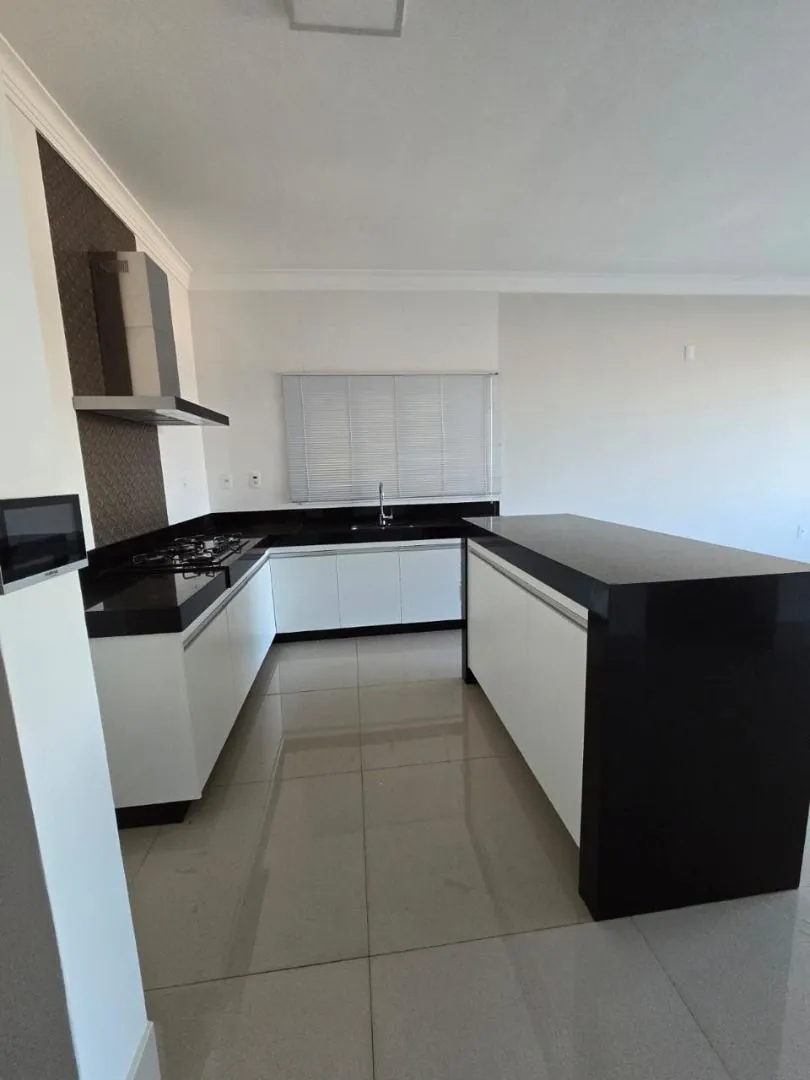 Imagem Apartamento com 3 dormitórios à venda, 145 m² por R$ 630.000,00 - Jardim Califórnia - Patos de Minas/MG
