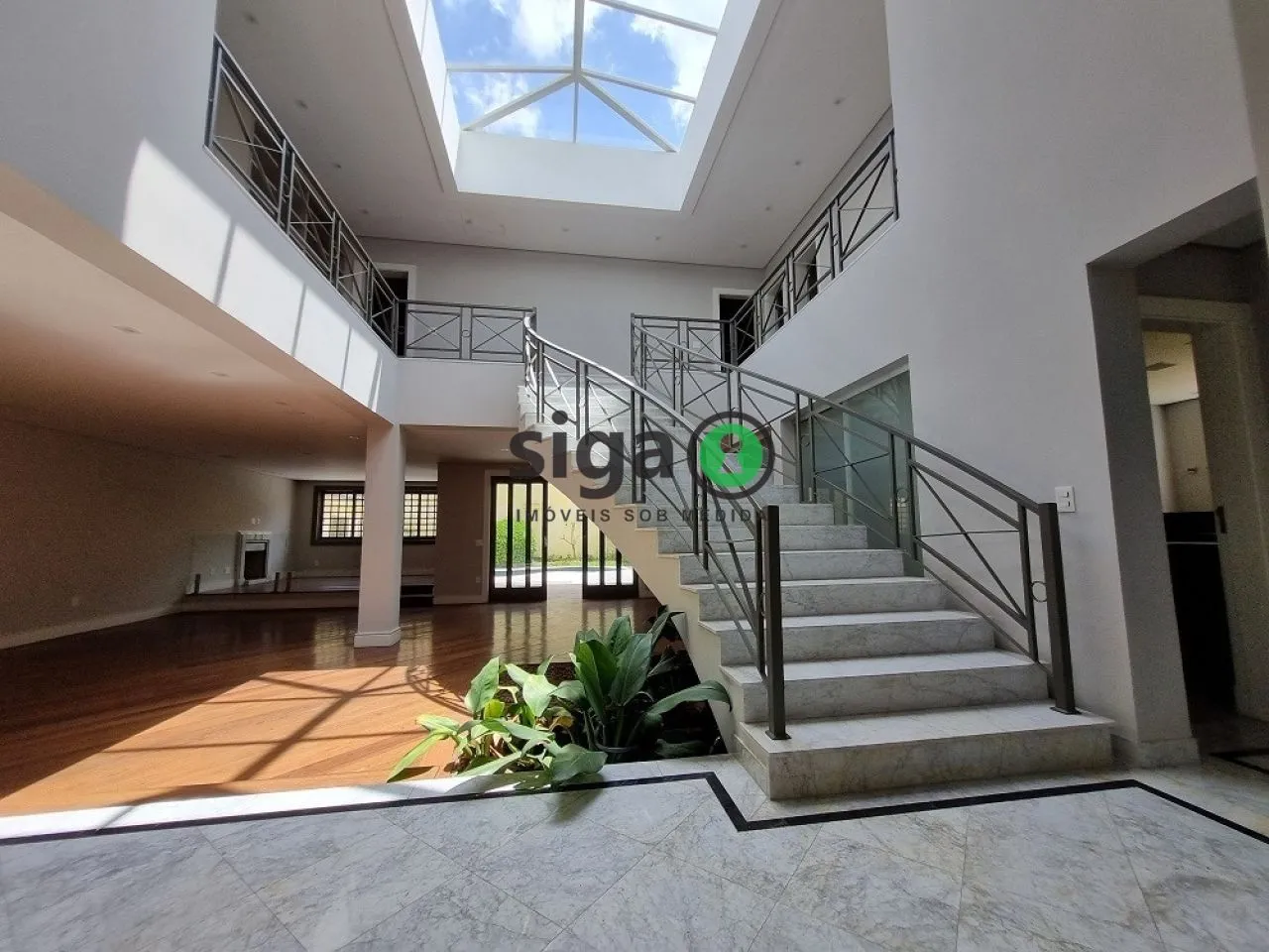Foto do imóvel Casa em condomínio a venda no Alto da Boa Vista com 5 quartos