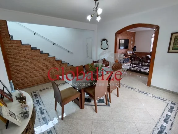 Imagem Sobrado MARAVILHOSO com 3 dormitórios sendo 2 suítes no bairro do Marapé em Santos por R$.1.280.000,00