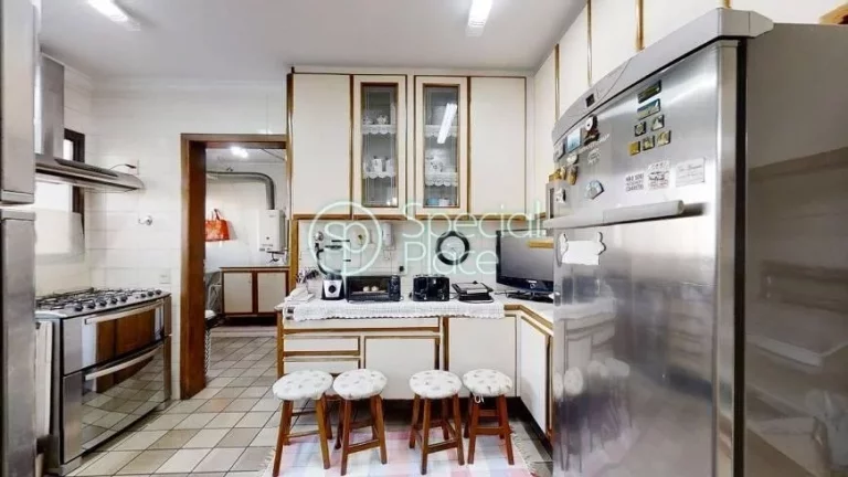 Imagem Ótimo apartamento à venda no Campo Belo - Área: 273m² - Living amplo para vários ambientes, com...