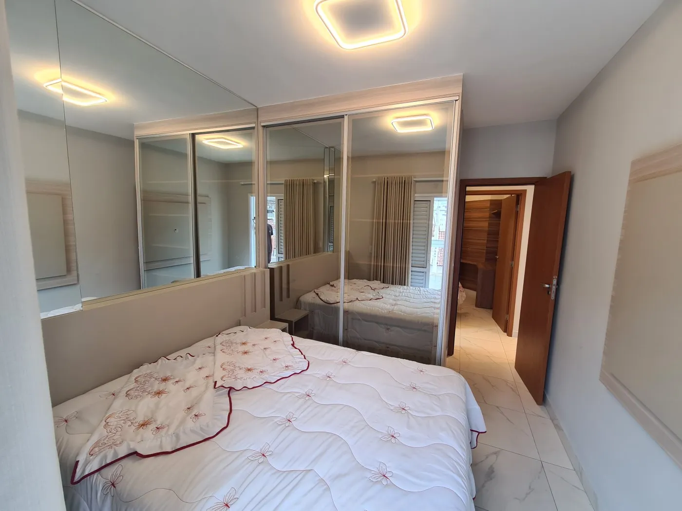 Imagem Apartamento para Venda em Praia Grande, Caiçara, 2 dormitórios, 1 suíte, 1 banheiro, 1 vaga