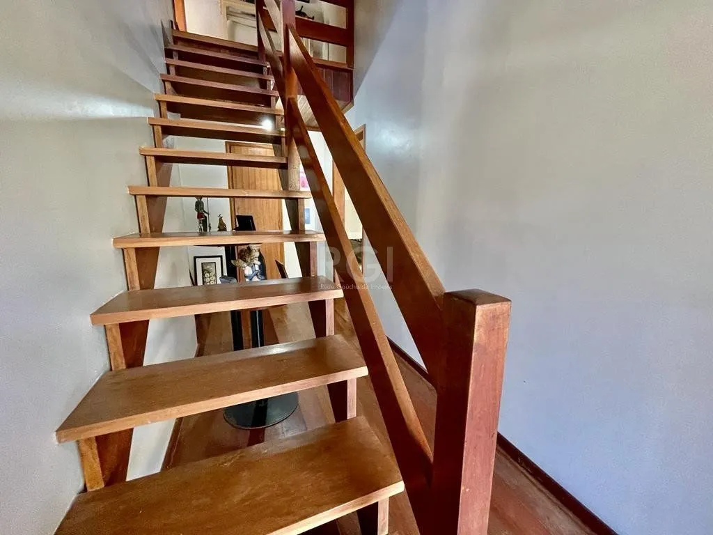 Imagem Casa para Venda - 187.9m², 4 dormitórios, 1 suite, 2 vagas - Pedra Redonda, Poa