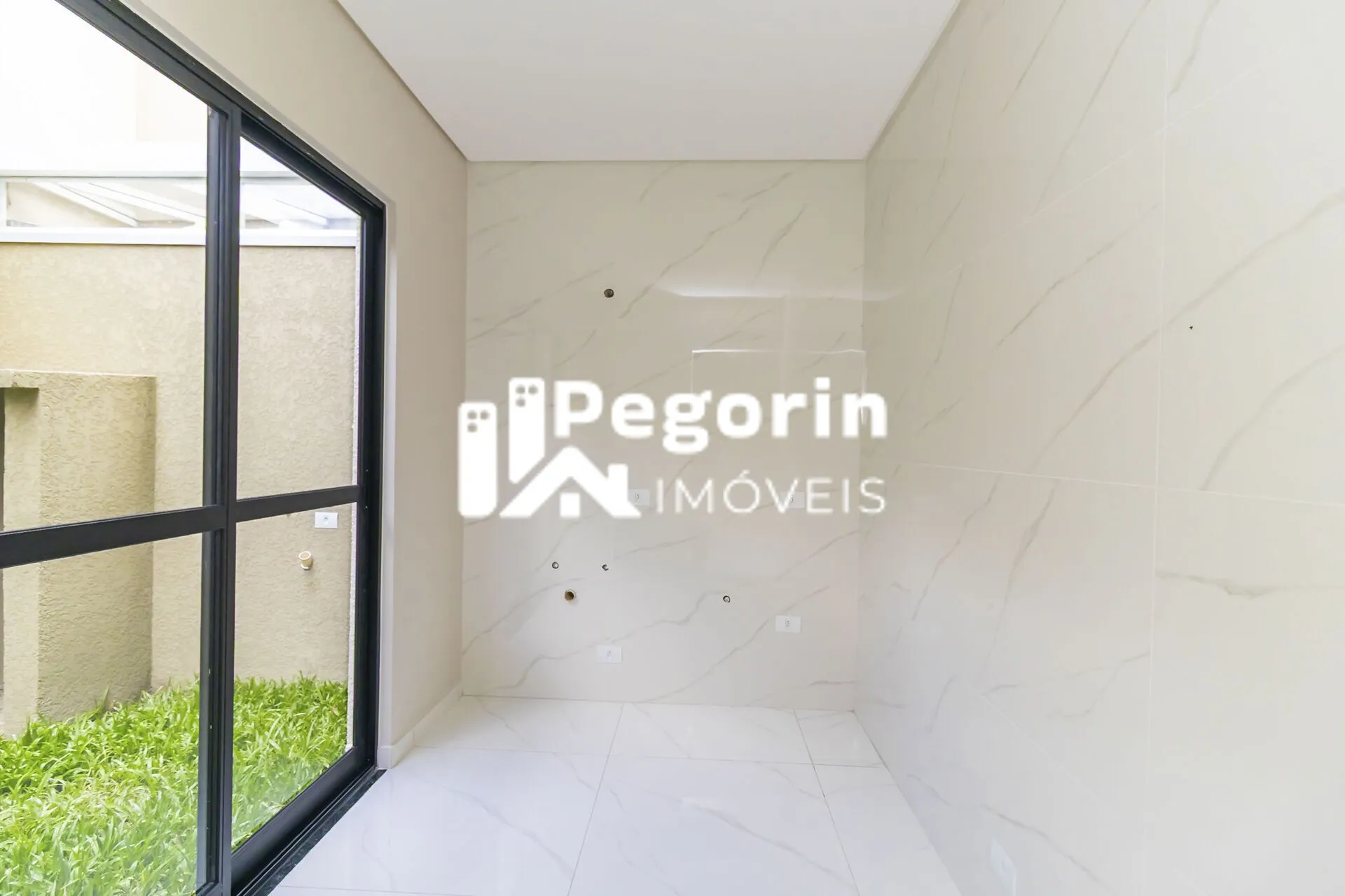 Imagem Sobrado à venda em Curitiba, Uberaba, com 3 quartos, 107,00m²