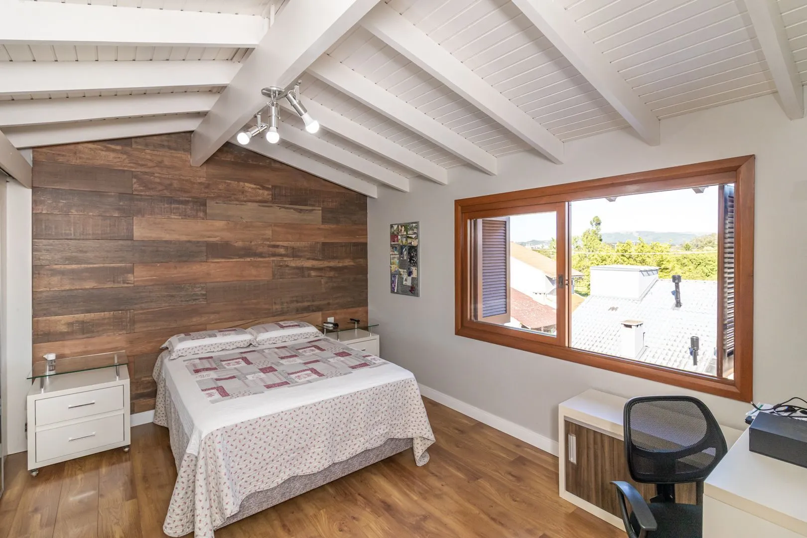 Imagem Casa com 3 Quartos à venda, 141m² - Hípica