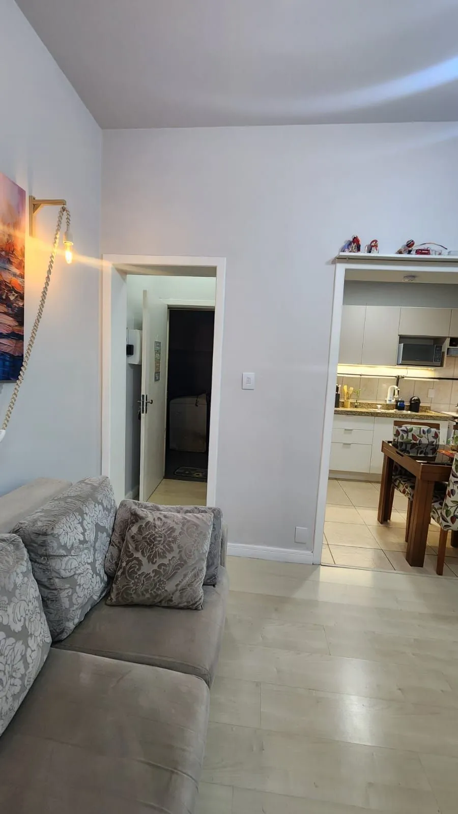 Imagem Apartamento com 02 Quartos e 01 Banheiro no Bairro Petrópolis em Porto Alegre