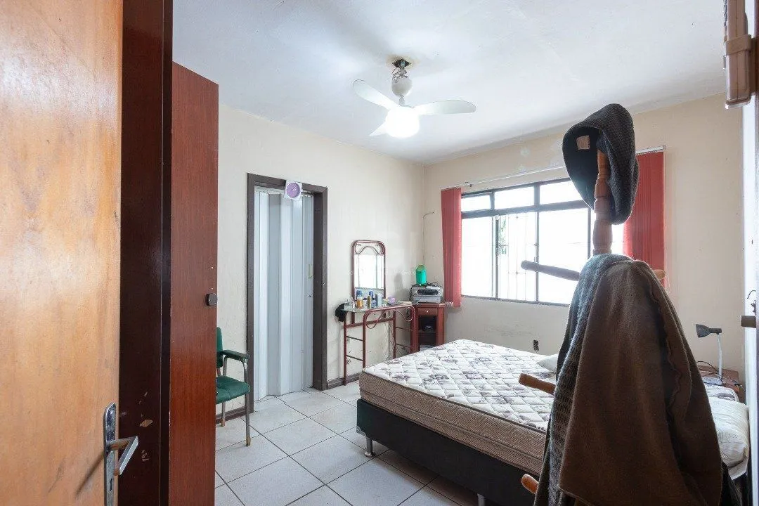 Imagem Casa para Venda - 149.99m², 6 dormitórios, sendo 2 suites, Nonoai