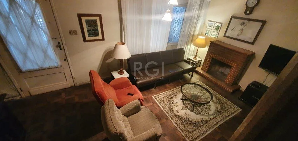 Imagem Casa para Venda 3 dormitórios, 2 vagas - Petrópolis