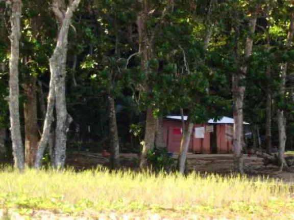 Imagem Área de 296.000 m2 - Sendo 190 mts de Frente para Praia do Simão.