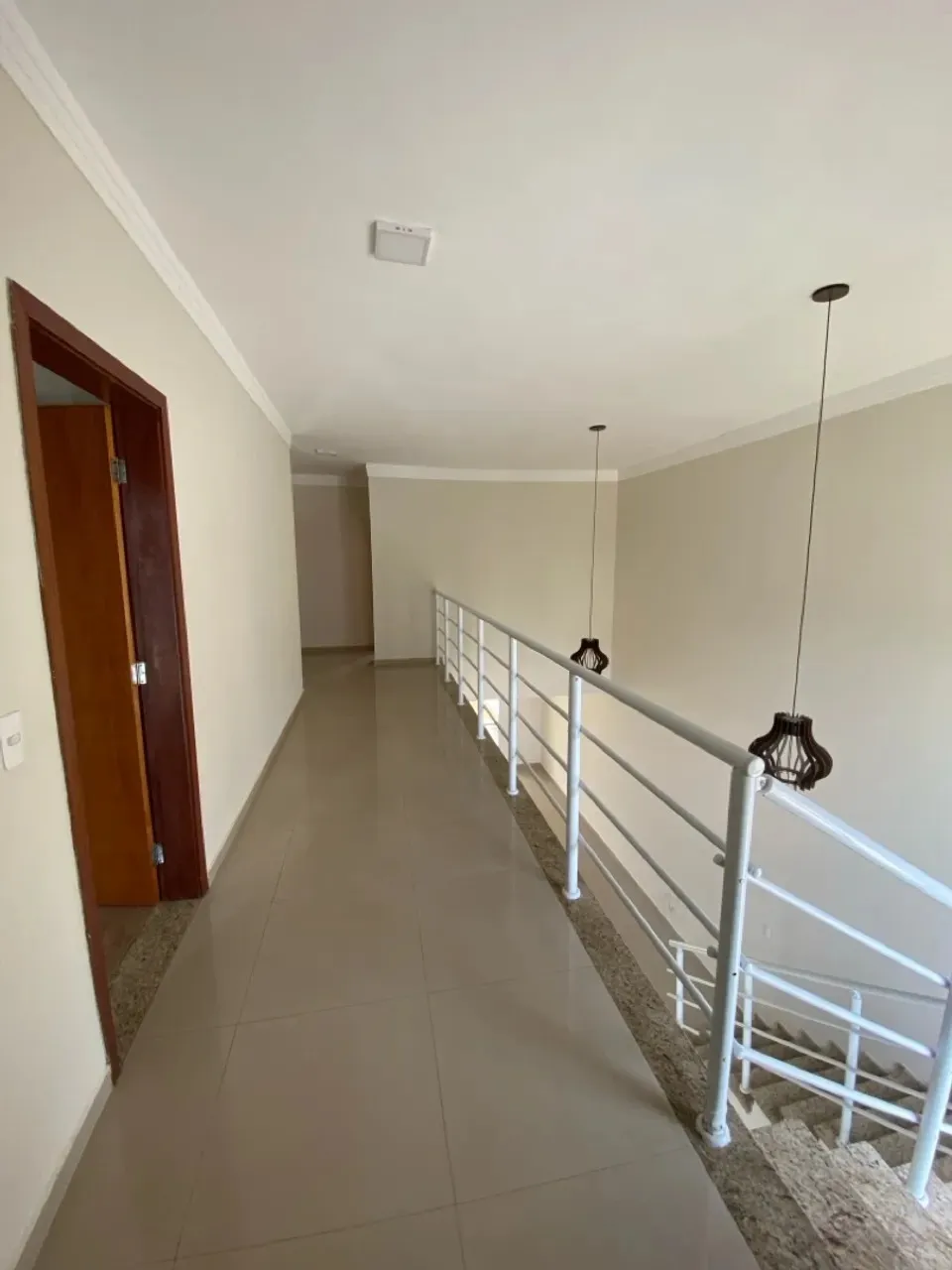 Imagem Casa de Luxo em Condomínio: 3 Quartos, 3 Suítes, 5 Banheiros, 4 Vagas em Sorocaba - Chácaras Reunidas São Jorge