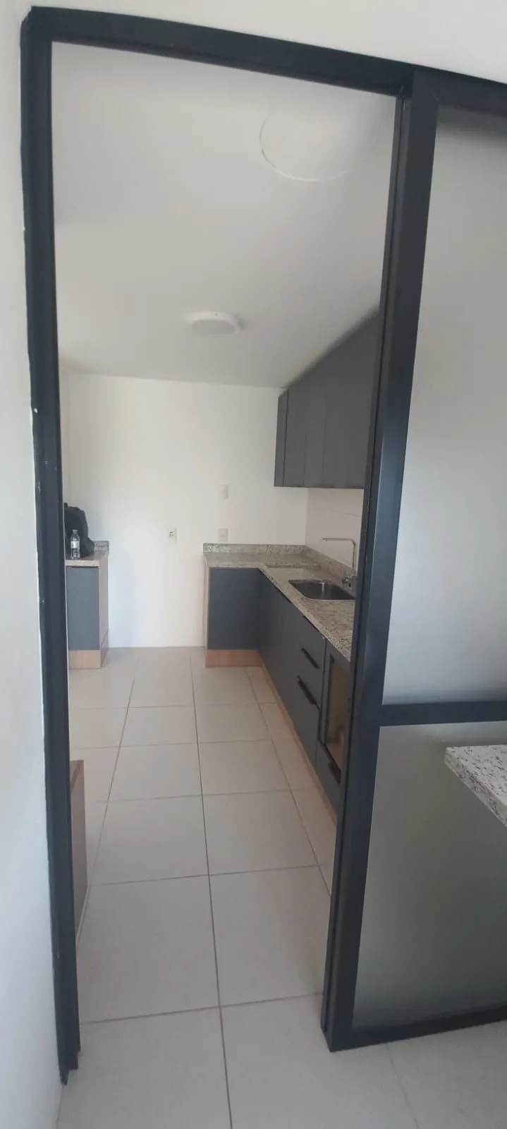 Imagem APARTAMENTO 02 DORMITÓRIOS , SUÍTE E VAGA COBERTA
