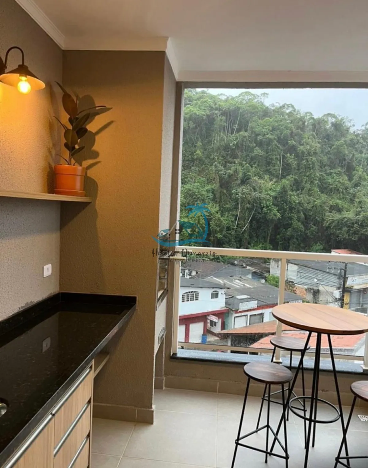 Imagem Apartamento mobiliado, com 2 dormitórios a venda em Ubatuba a 150 metros da Praia do Perequê Açu.