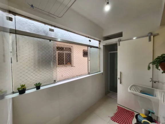 Imagem Excelente apartamento totalmente reformado na Ponta da Praia!