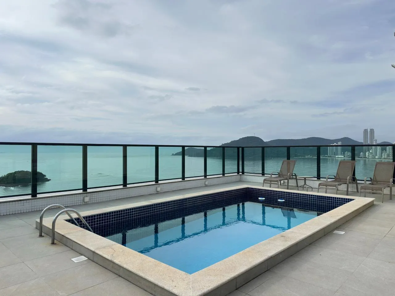 Imagem Apartamento com vista para o mar à venda com 120m2 por R$ 2.440.000,00