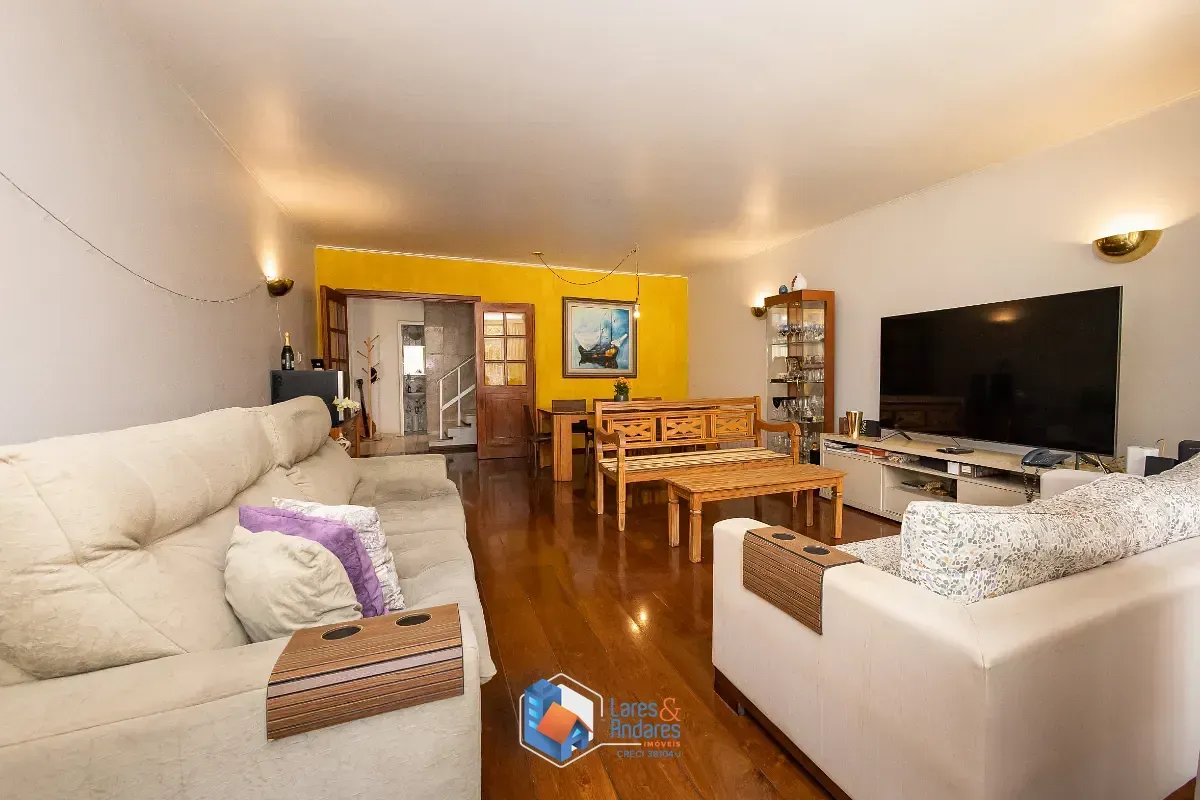 Imagem Casa para venda em Vila Madalena com 5 quartos, sendo 2 suítes, 256m²