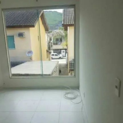Imagem Casa com 2 Quartos para Alugar, 70 m² em Da Luz - Nova Iguaçu